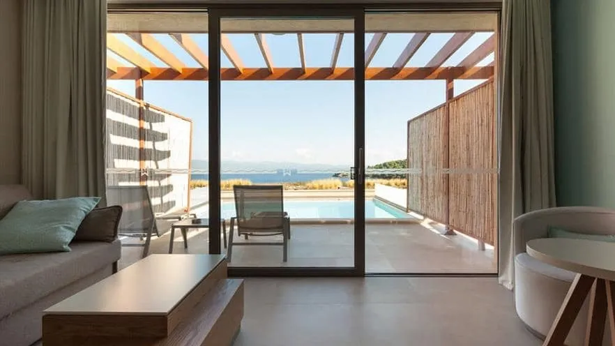 s560-summer-home.tmb-864x468.webp